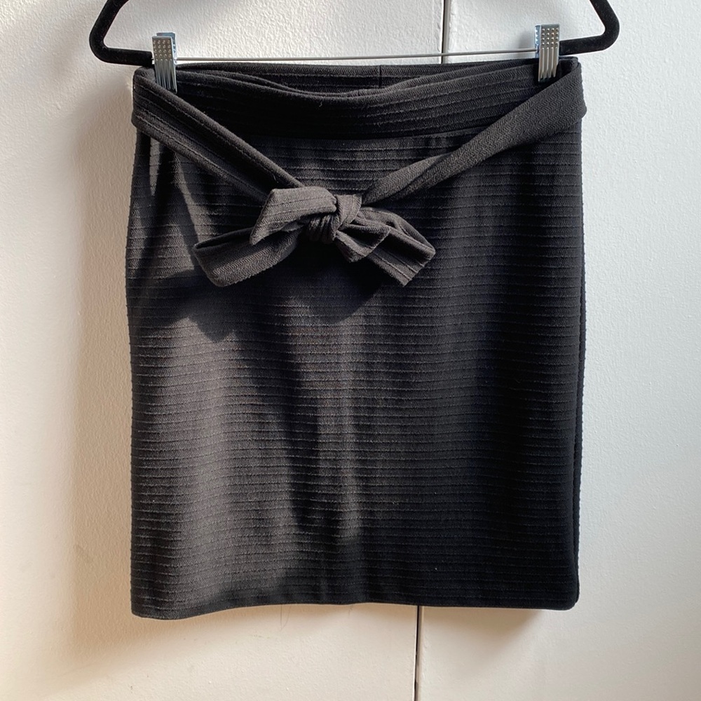 Loft black stretchy pencil skirt medium petite